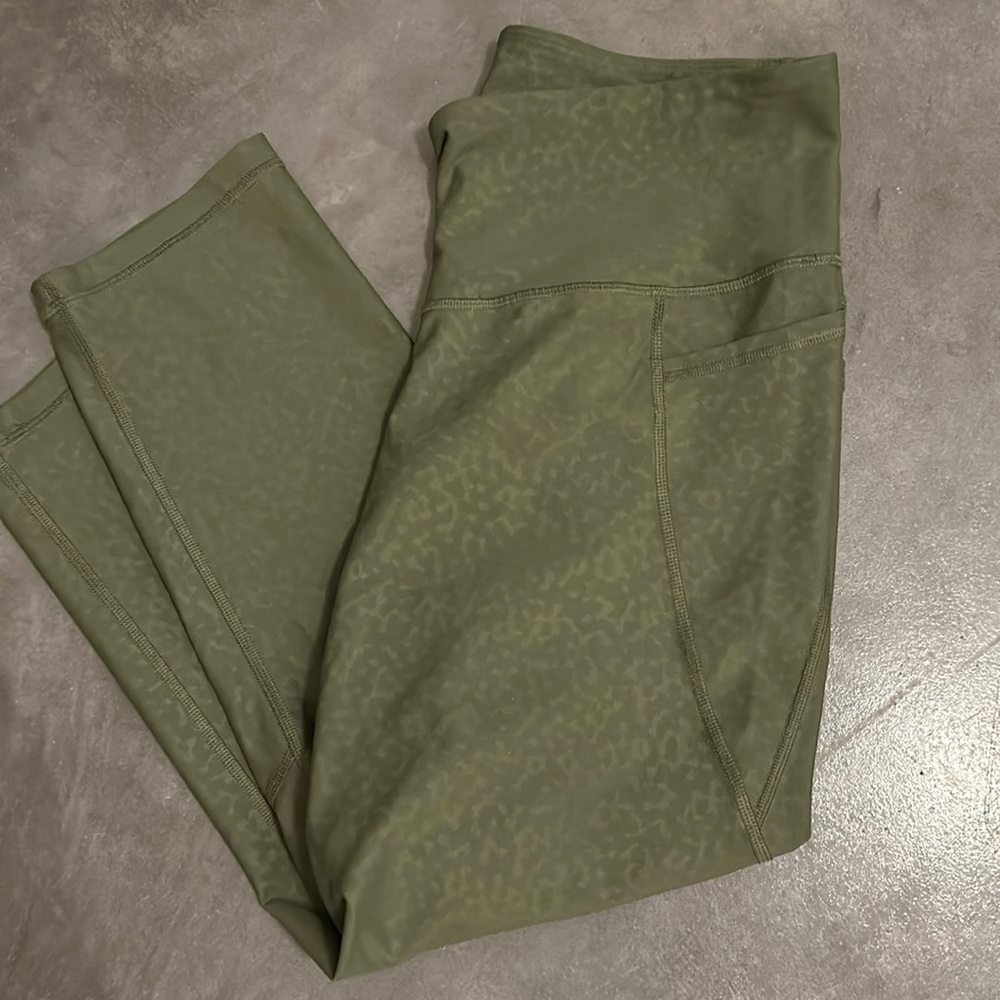 Old Navy Capri with pockets